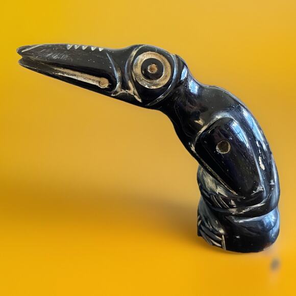 Vintage Miniature Inuit Style Carving Crow Miniature Sculpture 2.75" Tall - Picture 3 of 5